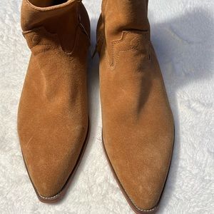 Civil regime leather boots